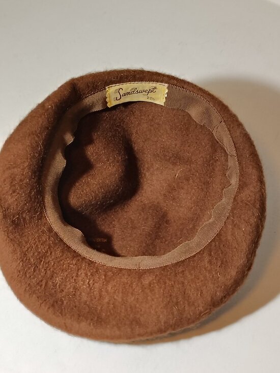 Vintage 1940s Wool Beret Merrimac Hat Corp Camel Brown Beaded Flapper Size 22.5 main image 8